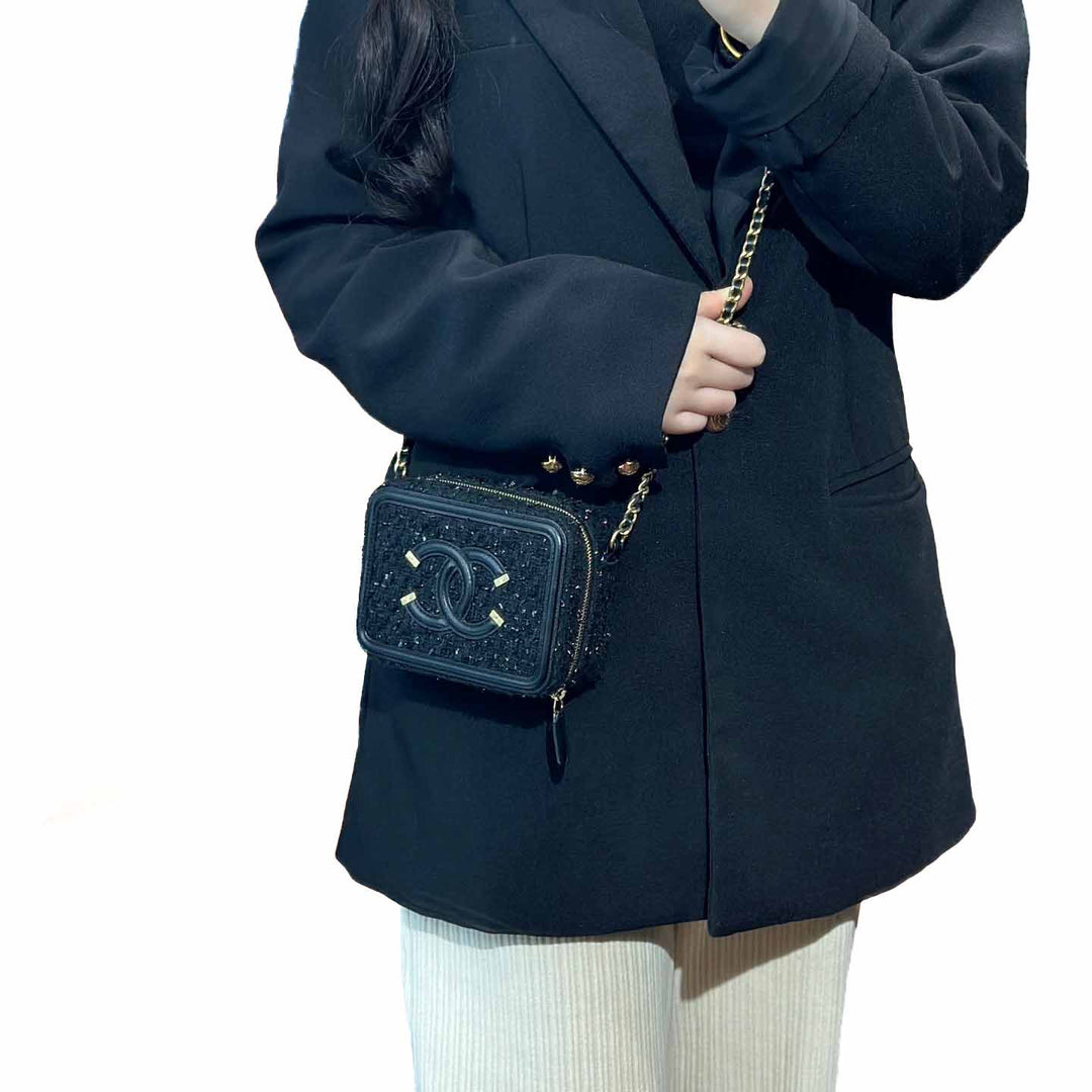 Chanel Quilted Tweed Filigree Camera Bag - Jiaxyk