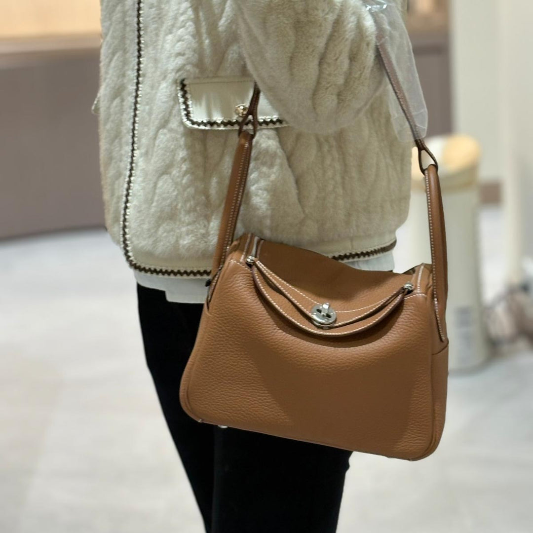 Hermes Lindy 26cm Gold