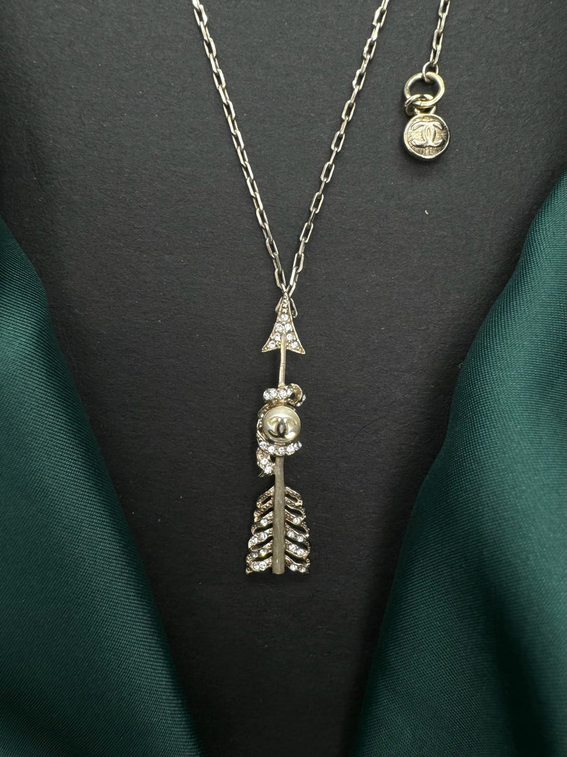 Chanel CC Logo Arrow Necklace - Jiaxyk