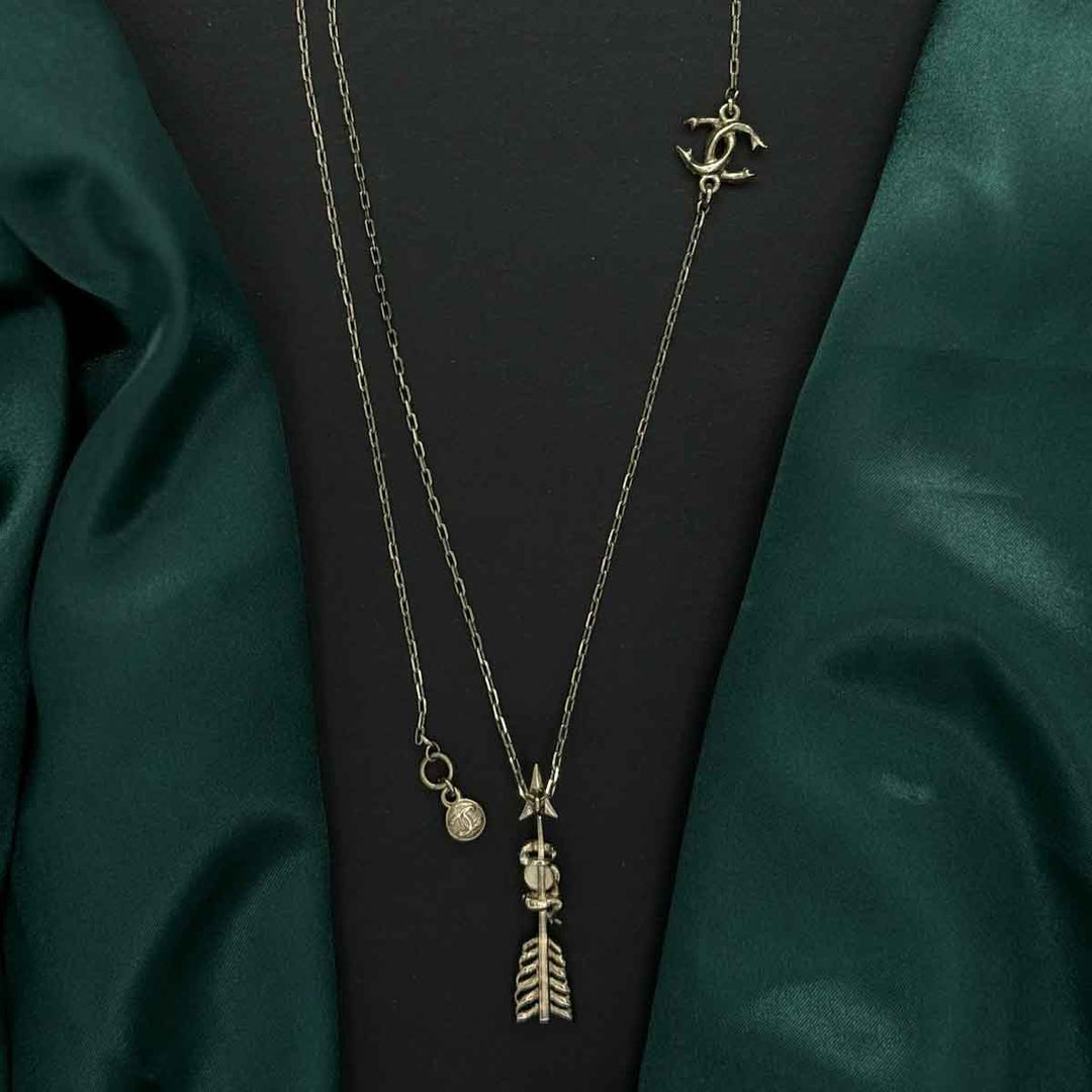 Chanel CC Logo Arrow Necklace - Jiaxyk