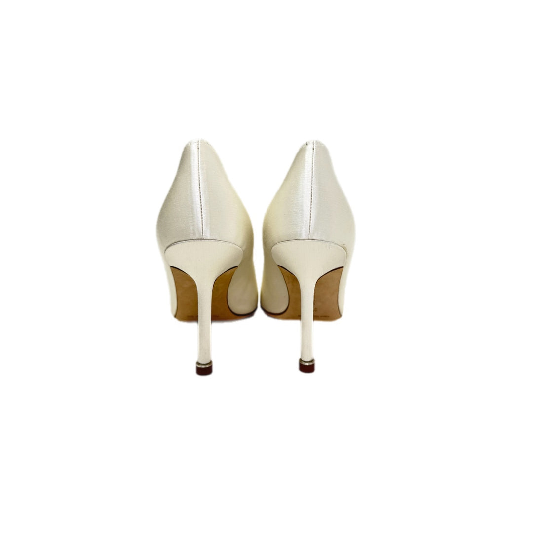 Manolo Blahnik Hangisi Buckle Pumps White #38 - Jiaxyk