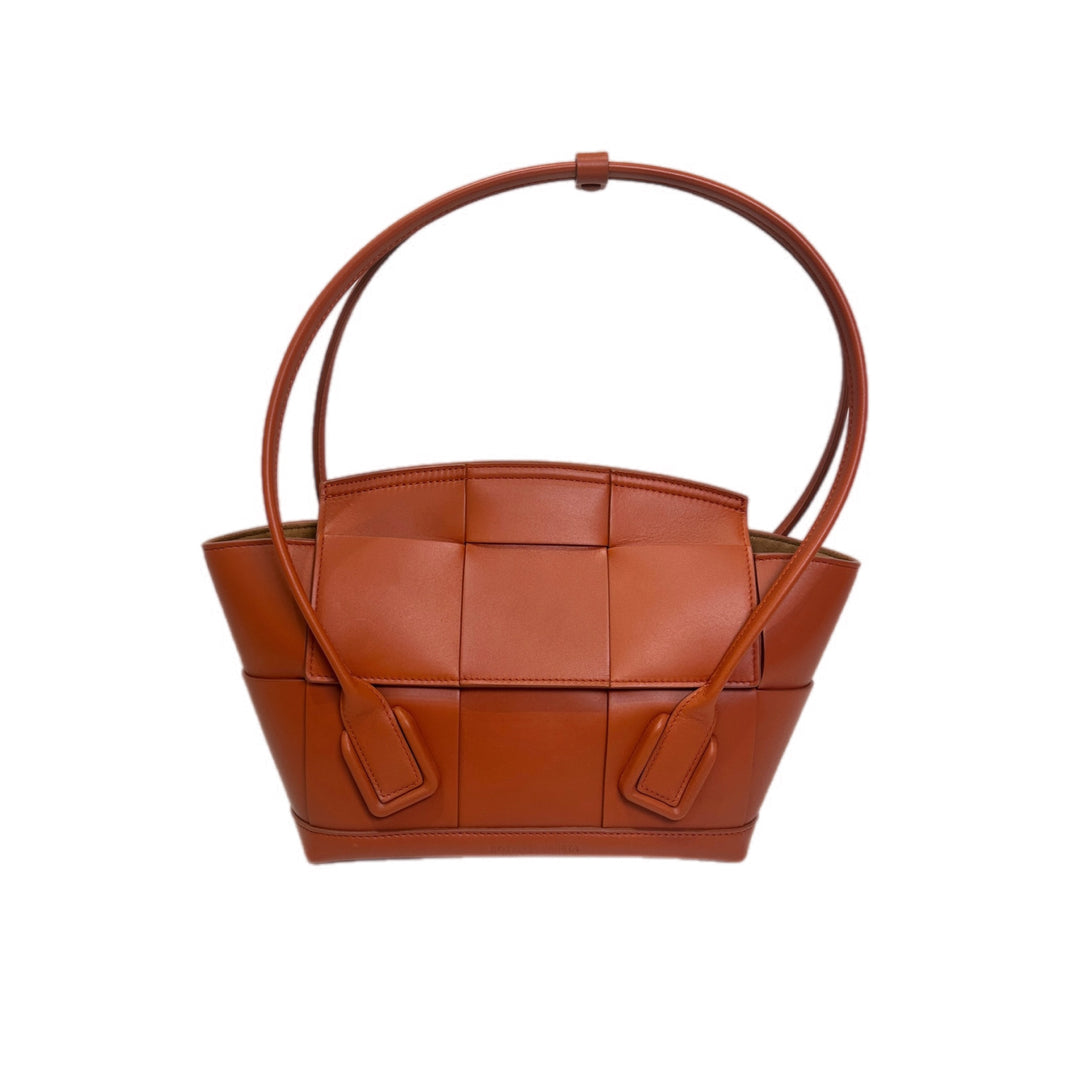 Bottega Veneta Arco tote bag relish red