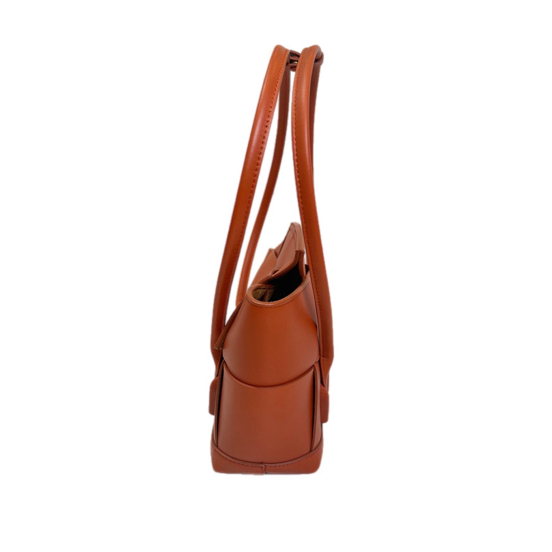 Bottega Veneta Arco tote bag relish red