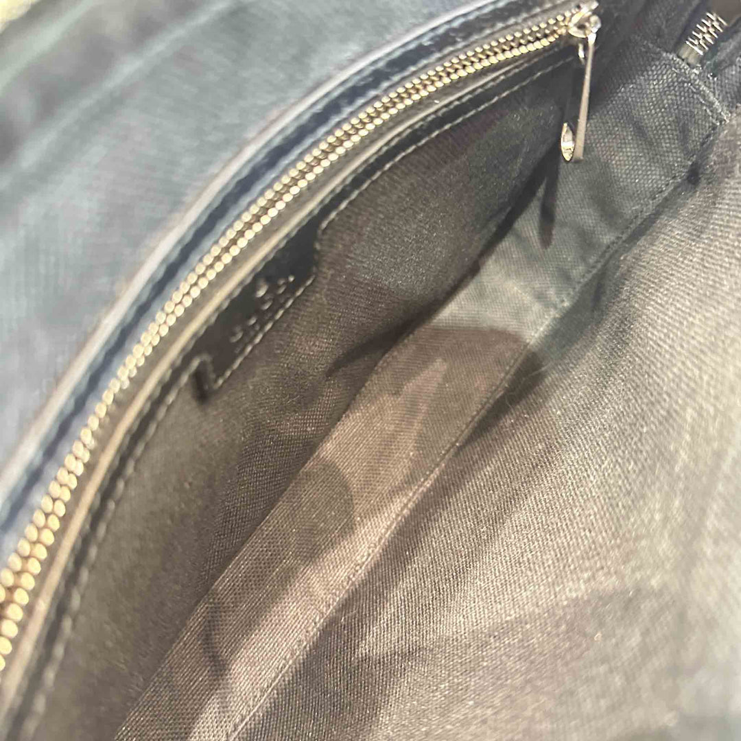 Gucci Black GG Camera Crossbody Bag - Jiaxyk