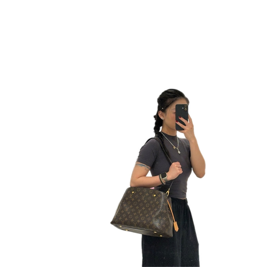 Louis Vuitton Montaigne MM Monogram Bag