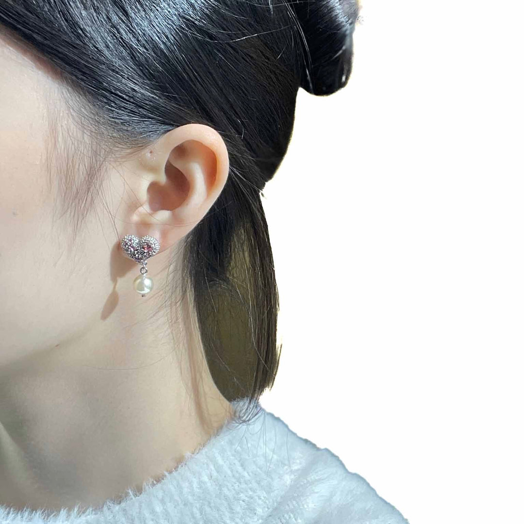 Miumiu Heart Pearl Earring - Jiaxyk