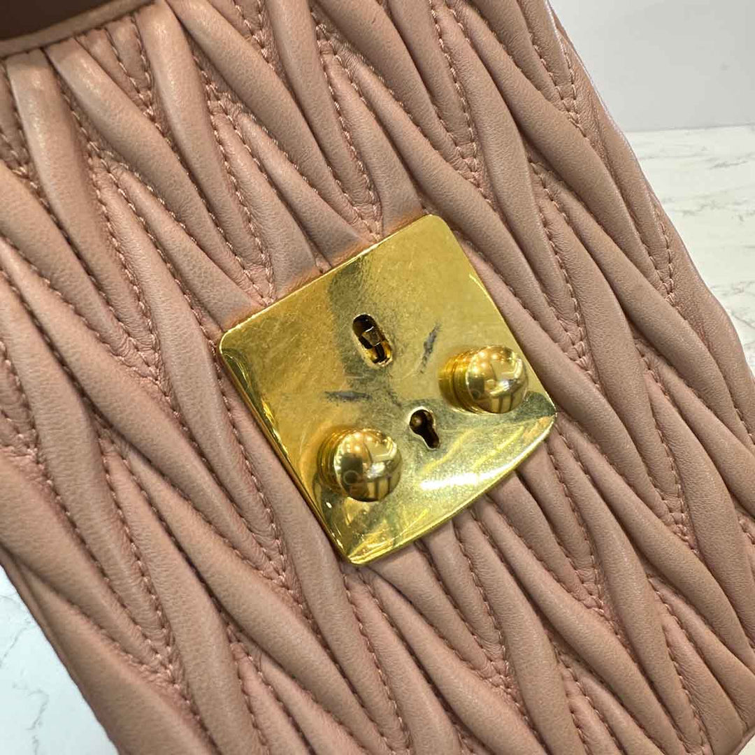 Miumiu Nappa Matelassé Pink Phone Bag with Chain - Jiaxyk