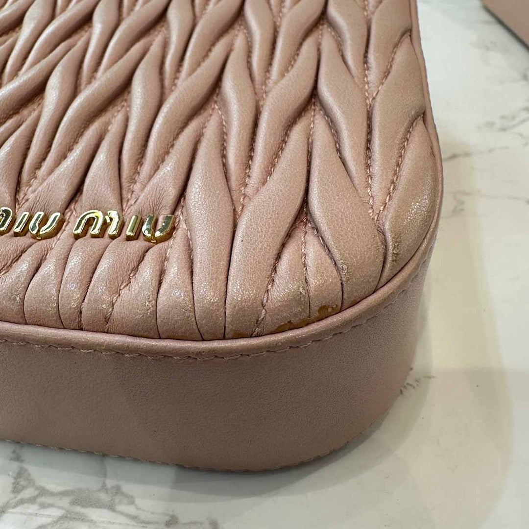 Miumiu Nappa Matelassé Pink Phone Bag with Chain - Jiaxyk