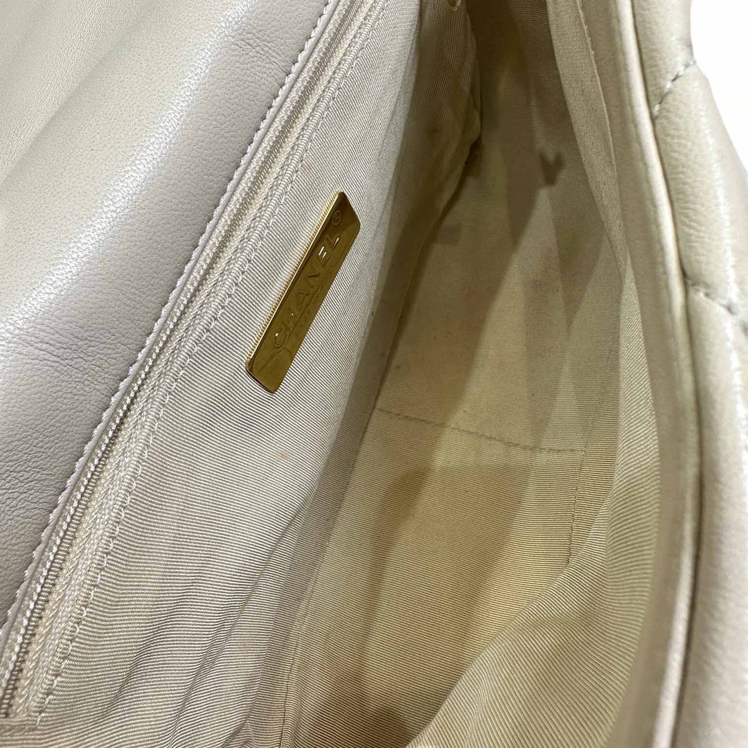 Chanel Beige Small 19 Bag - Jiaxyk