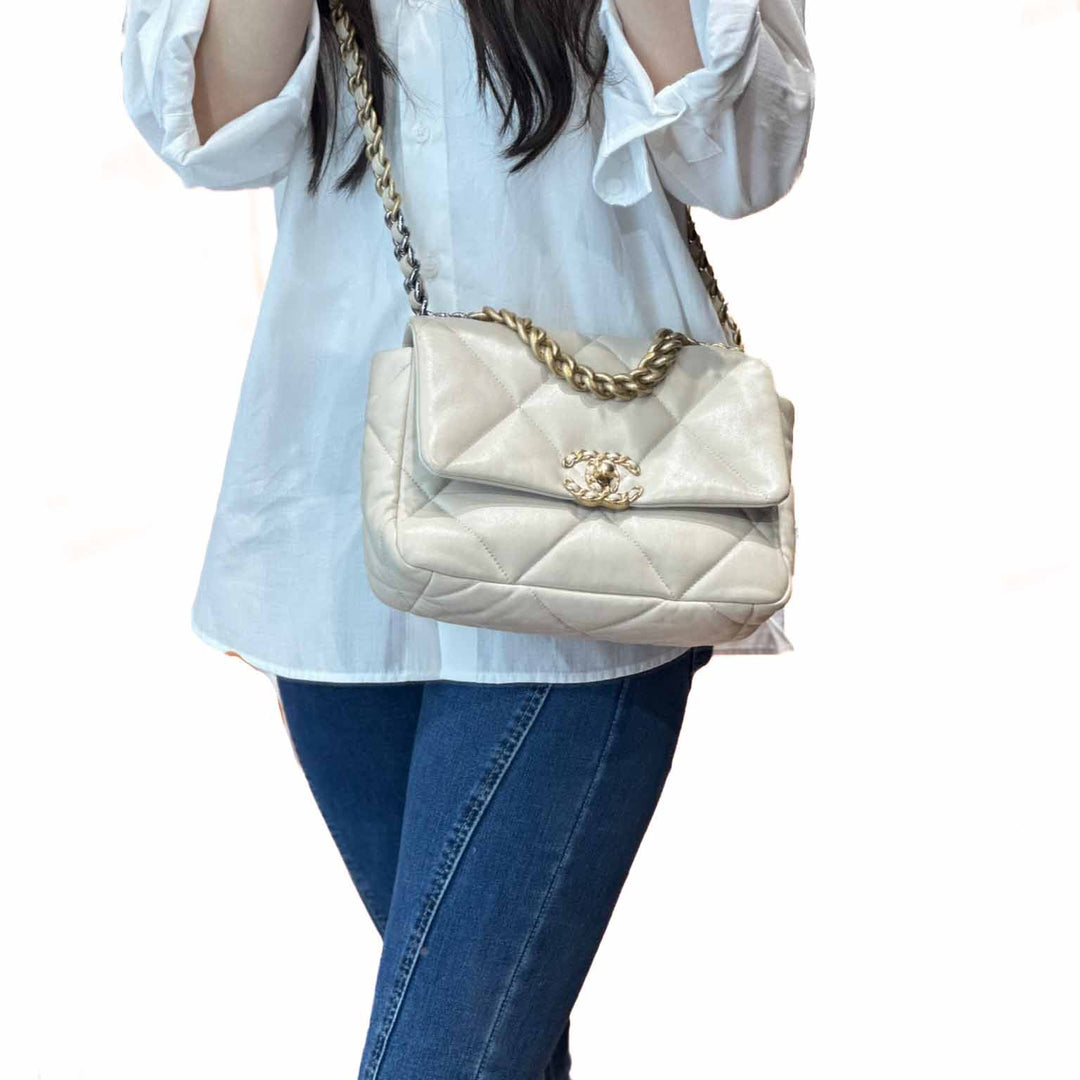 Chanel Beige Small 19 Bag - Jiaxyk