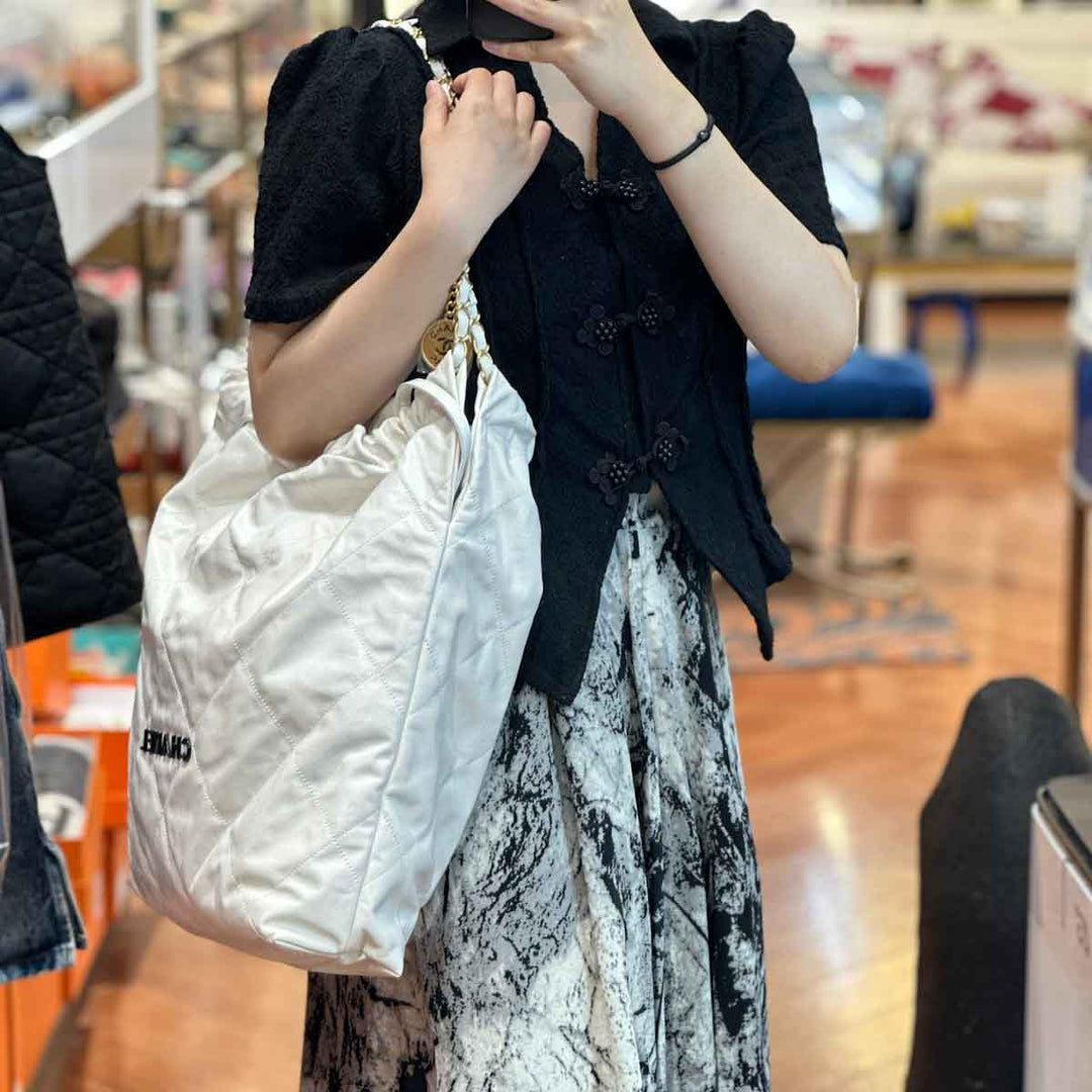 Chanel Large White 22 Bag - Jiaxyk