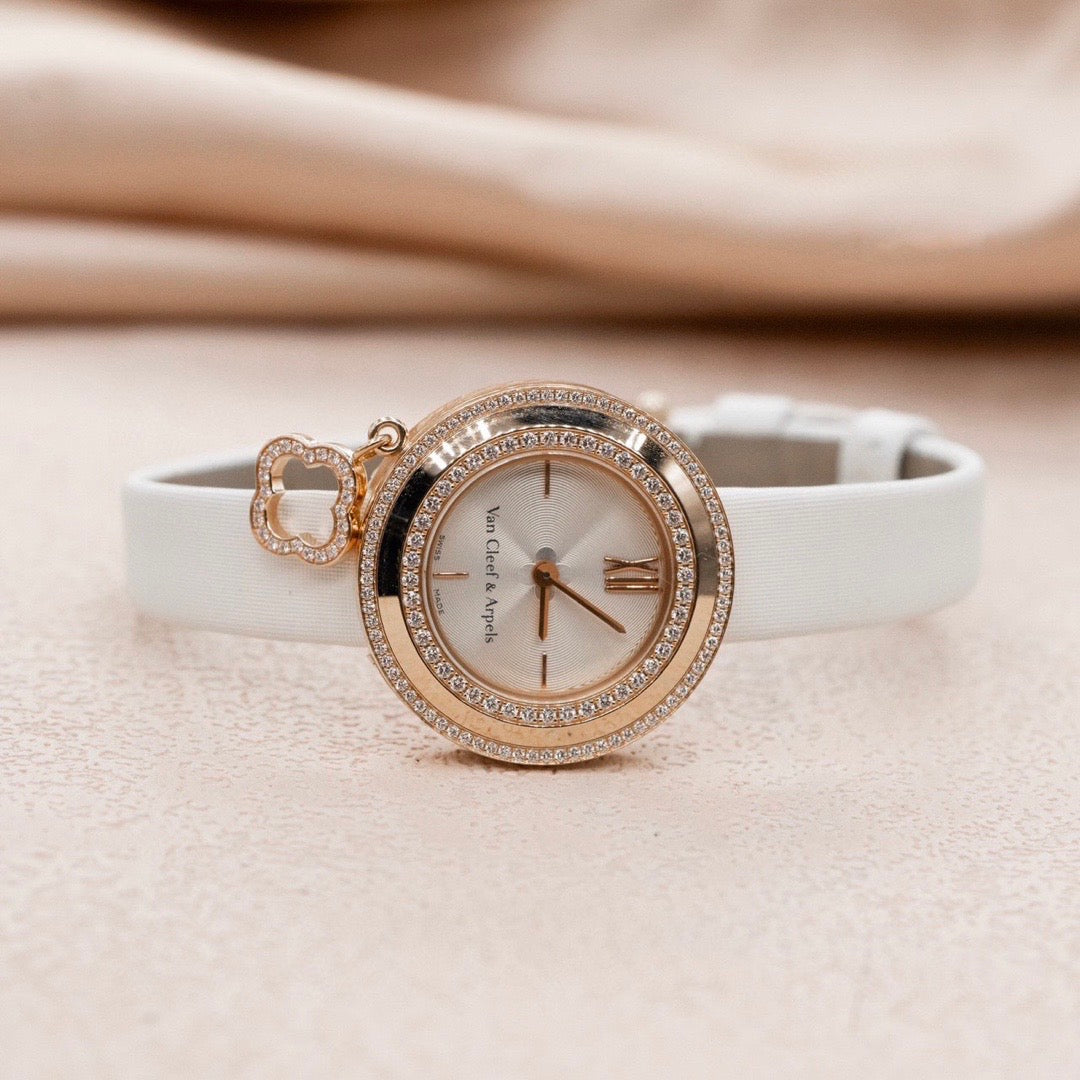 Van Cleef & Arpels Charms Quartz Watch - Jiaxyk