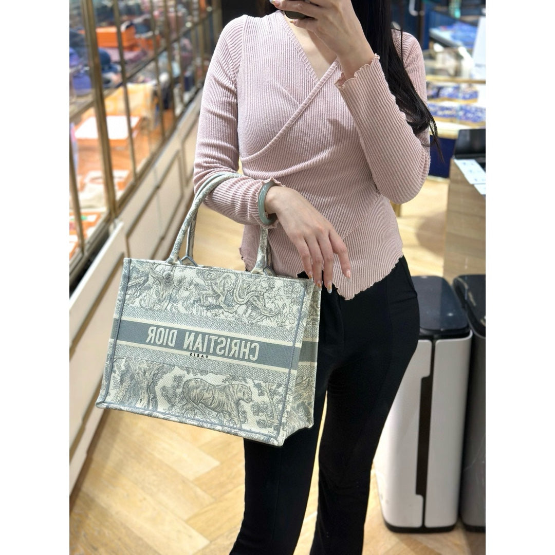 Dior Medium Grey Book Tote - Jiaxyk