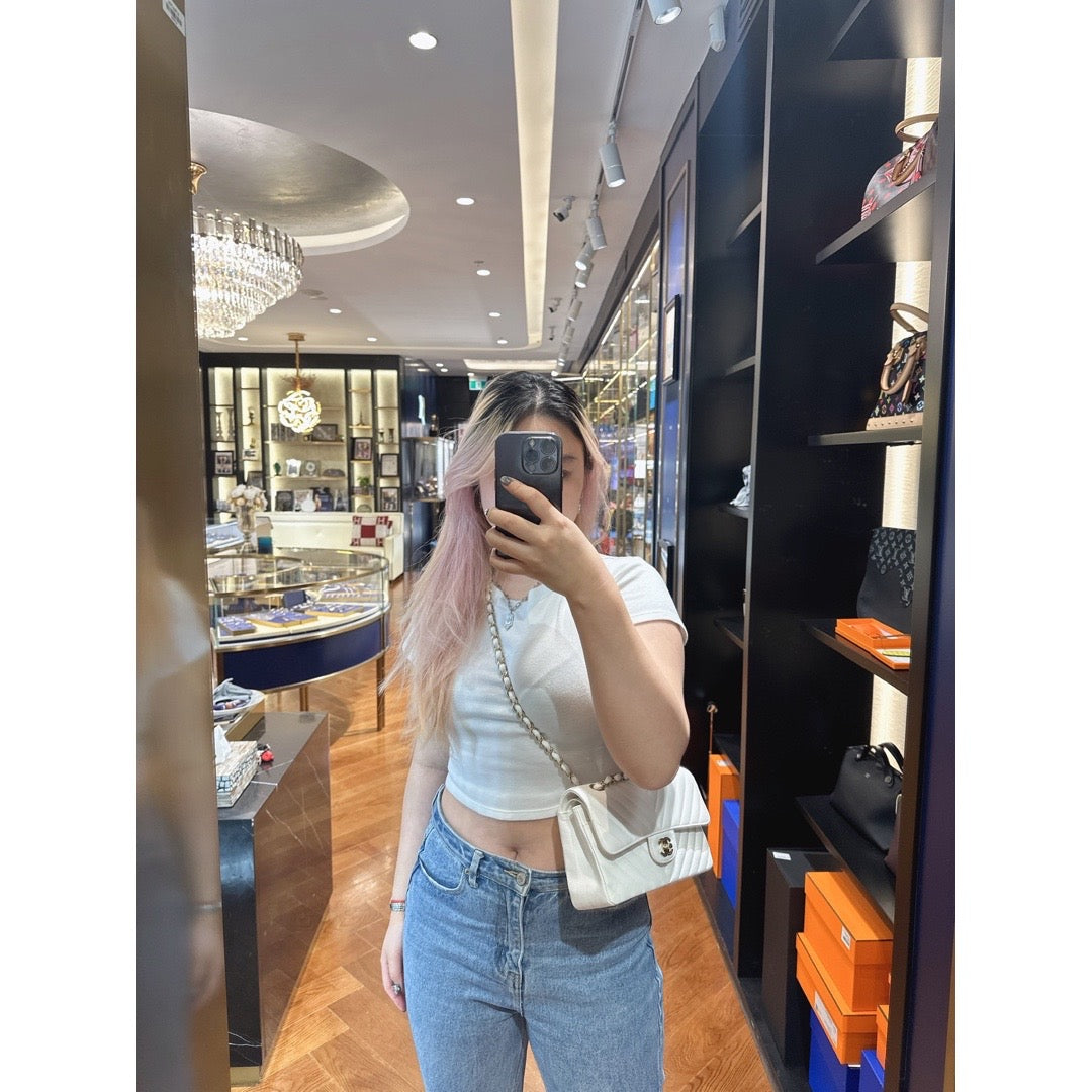 Chanel Small White Classic Flap Bag - Jiaxyk