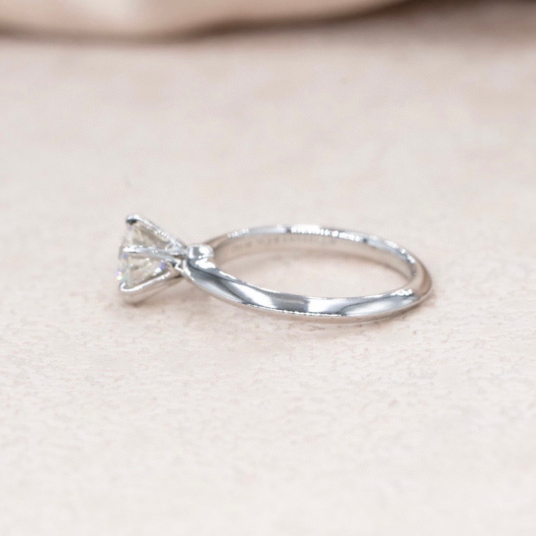 Tiffany Engagement Ring with a Round Brilliant Diamond 0.88CT - Jiaxyk