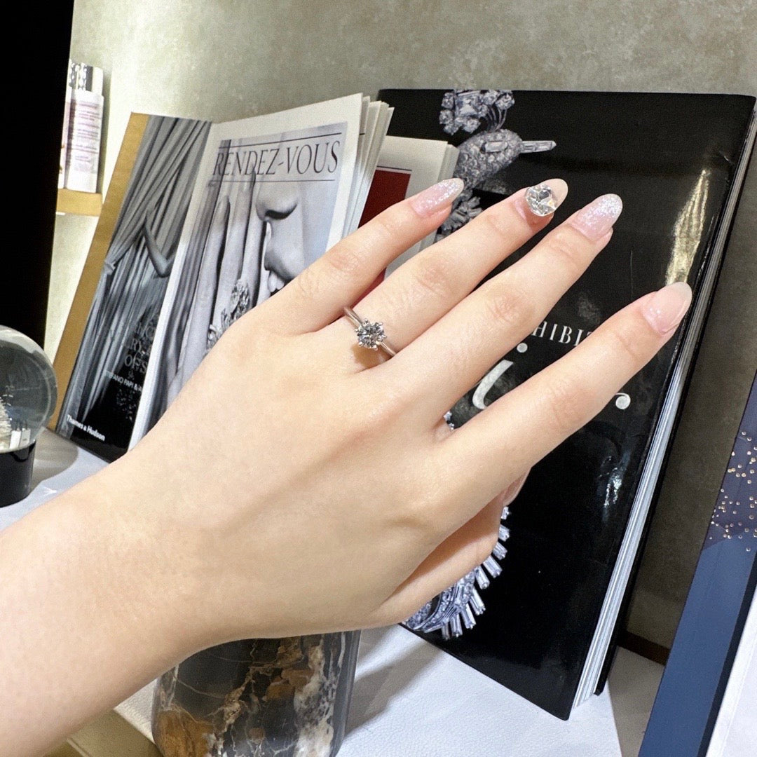 Tiffany Engagement Ring with a Round Brilliant Diamond 0.88CT - Jiaxyk
