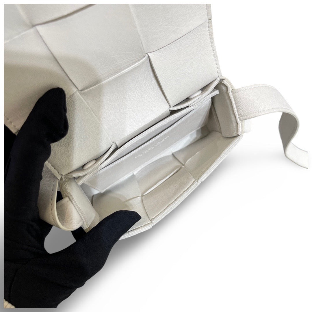 Bottega Veneta White Candy Cassette Belt Bag - Jiaxyk