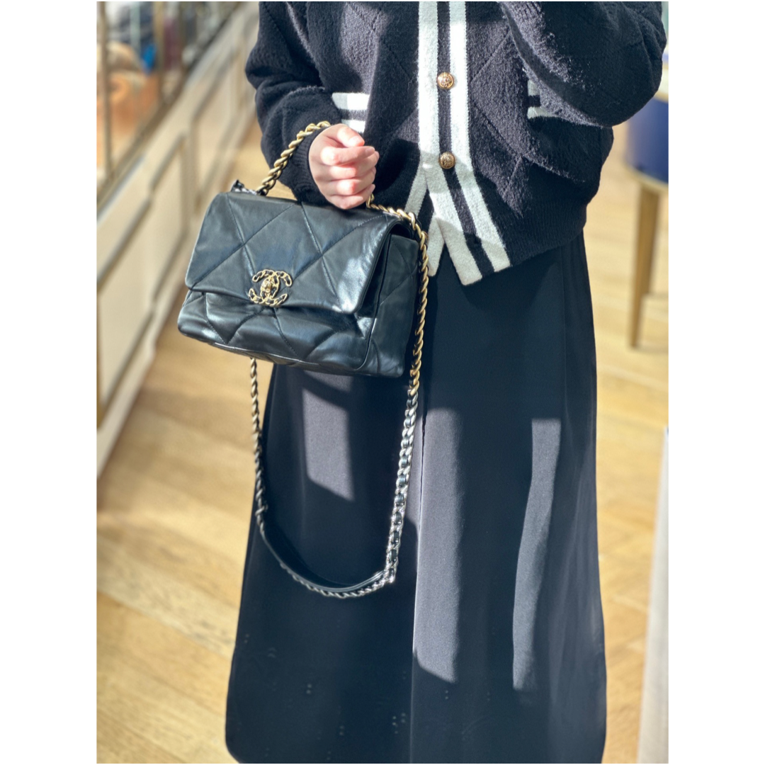 Chanel Black Small 19 Bag - Jiaxyk