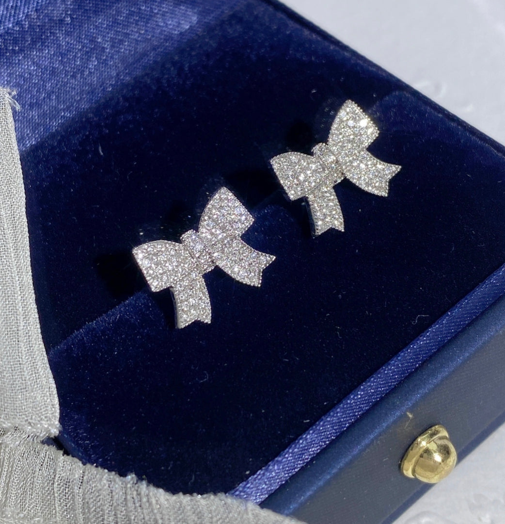 Natural White Diamond Bowknot Earrings D0.40ct 18K