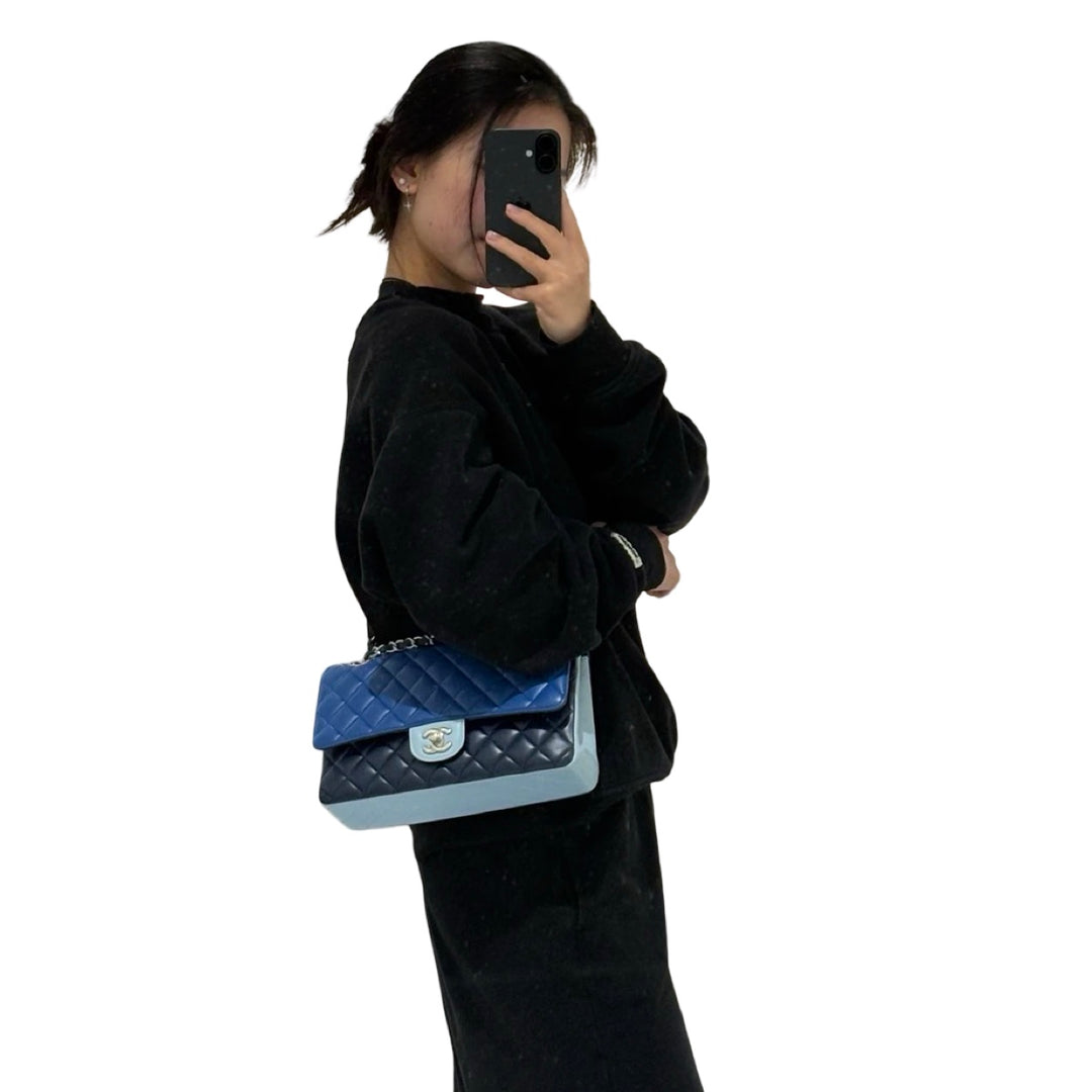 Pre-owned Chanel Classic Flap Medium Bag Blue Lambskin - photo 11