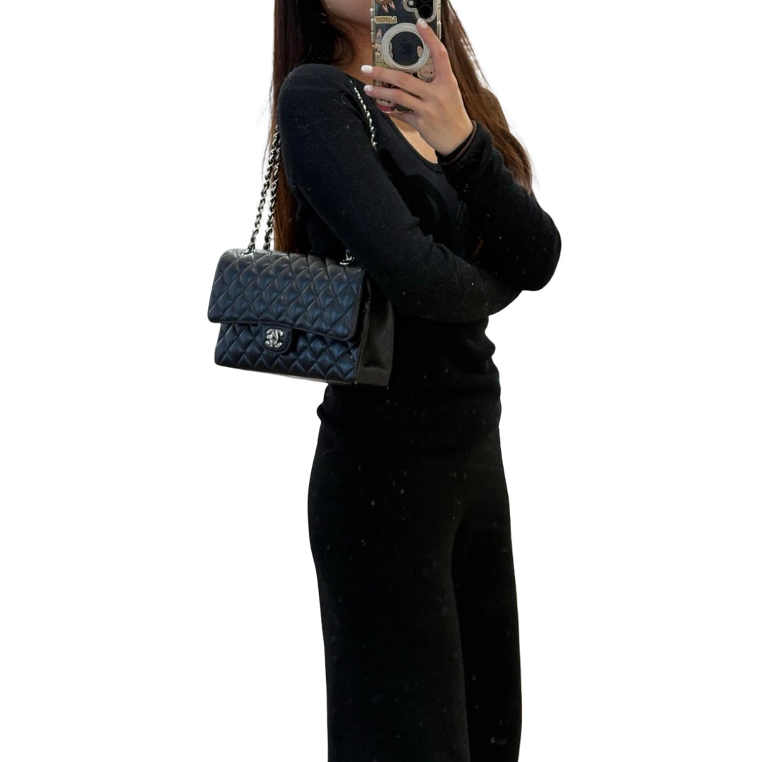 Pre-owned Chanel Classic Flap Medium Black Caviar Silver Bag in Grained Calfskin - photo 10