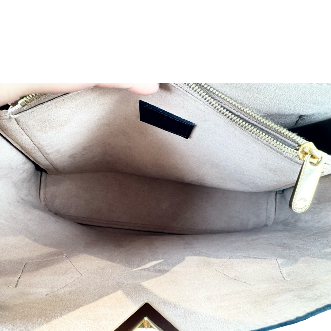 Louis Vuitton Damier Ebene Kensington Bag