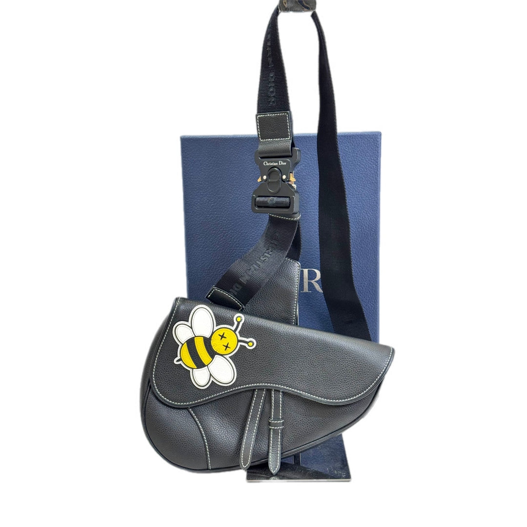 Dior Saddle Men’s Black Calfskin With Bee Design