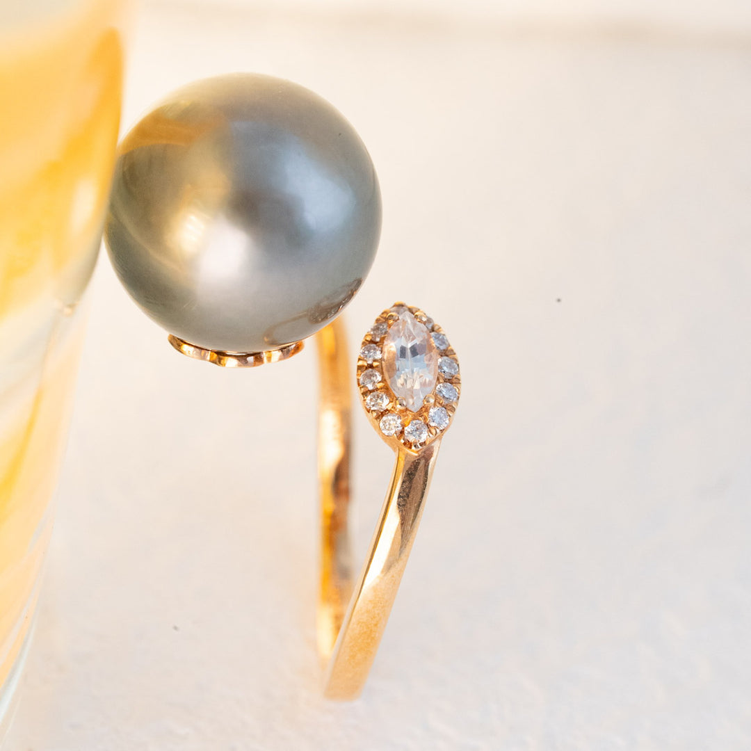 Natural Tahitian Black Pearl Diamond Ring 12.2mm d0.06ct, 18K, with White Sapphire