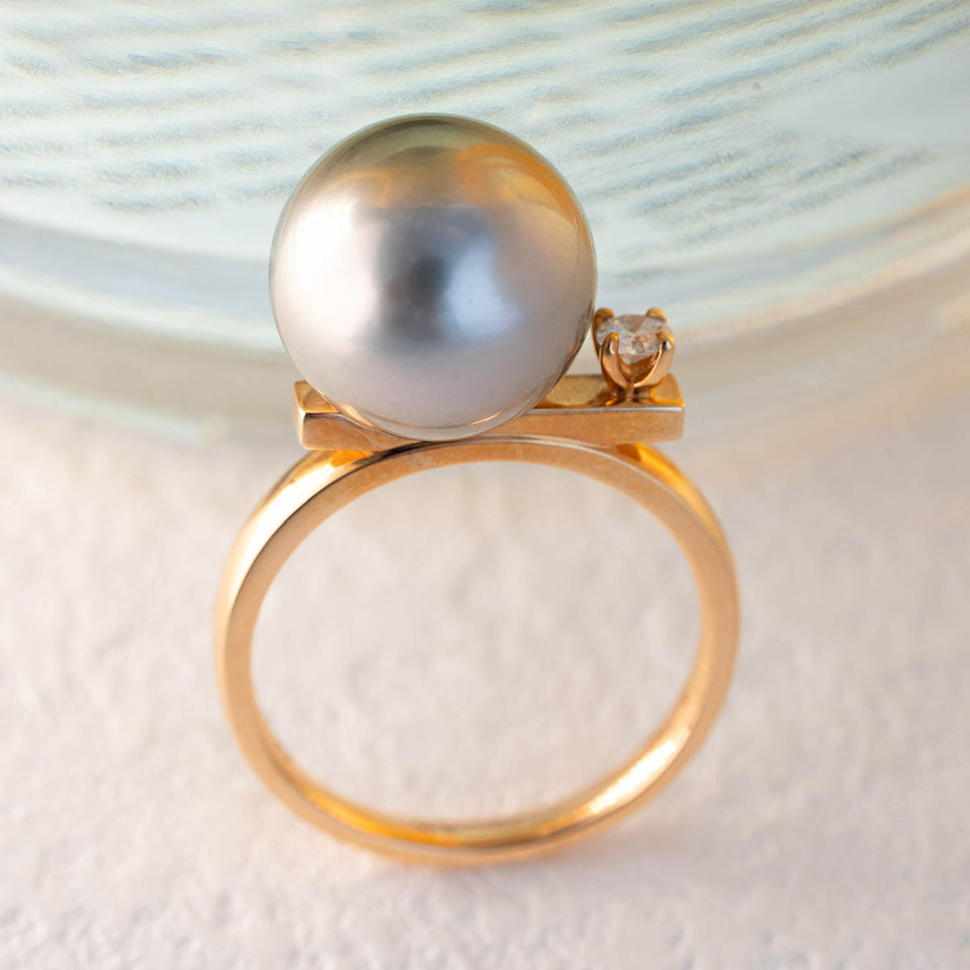 Natural Tahitian Black Pearl Diamond Ring 11.7mm d0.1ct, 18K