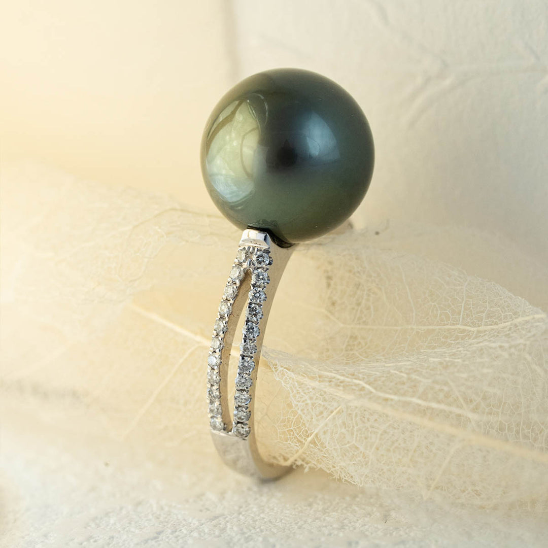 Natural Tahitian Black Pearl Diamond Ring 12.1mm d0.264ct, 18K