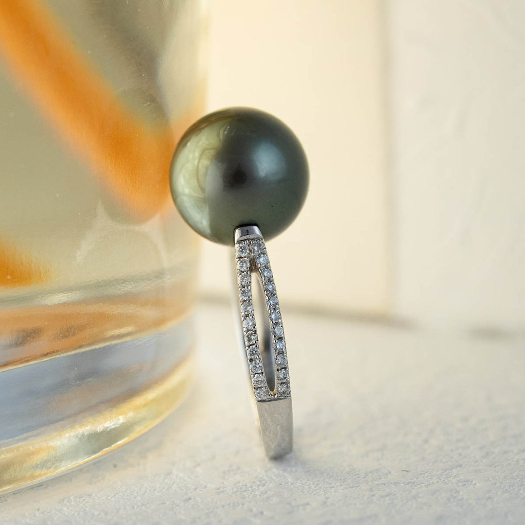 Natural Tahitian Black Pearl Diamond Ring 12.1mm d0.264ct, 18K