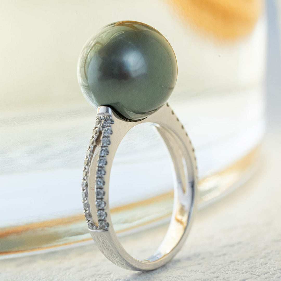 Natural Tahitian Black Pearl Diamond Ring 12.1mm d0.264ct, 18K