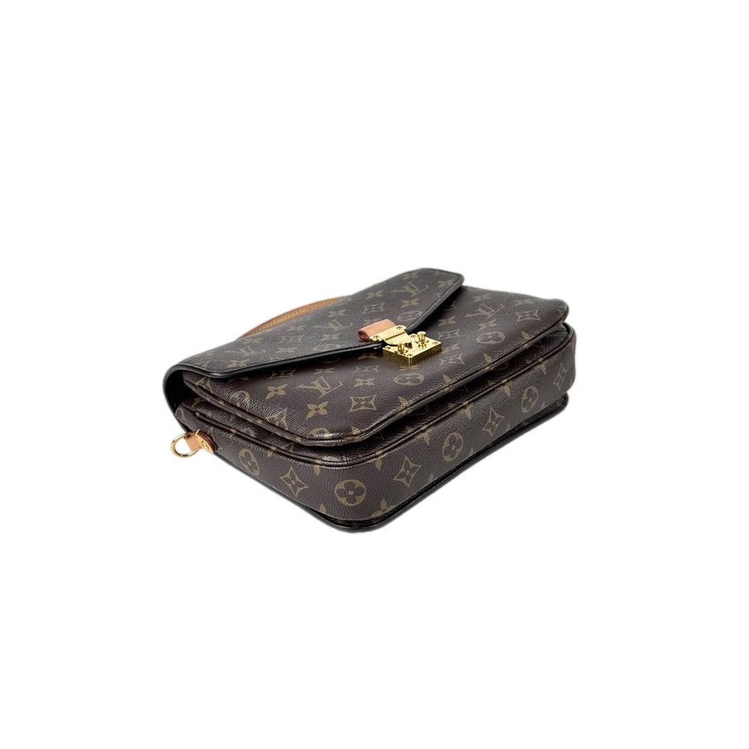Louis Vuitton Pochette Métis Bag