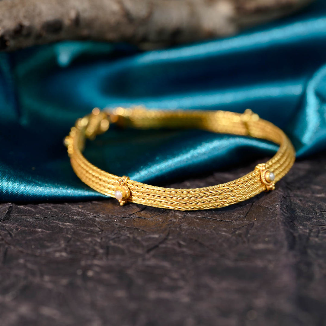 18k Solid Yellow Gold Bracelet With Pearl 12.8g