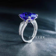 Natural Tanzanite Diamond Ringe D8.9ct d0.56ct. 18K 5A