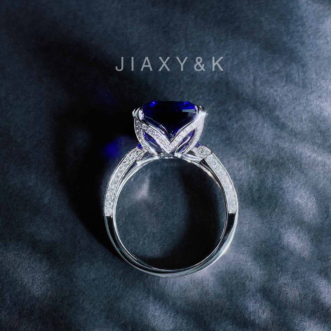 Natural Tanzanite Diamond Ringe D8.9ct d0.56ct. 18K 5A