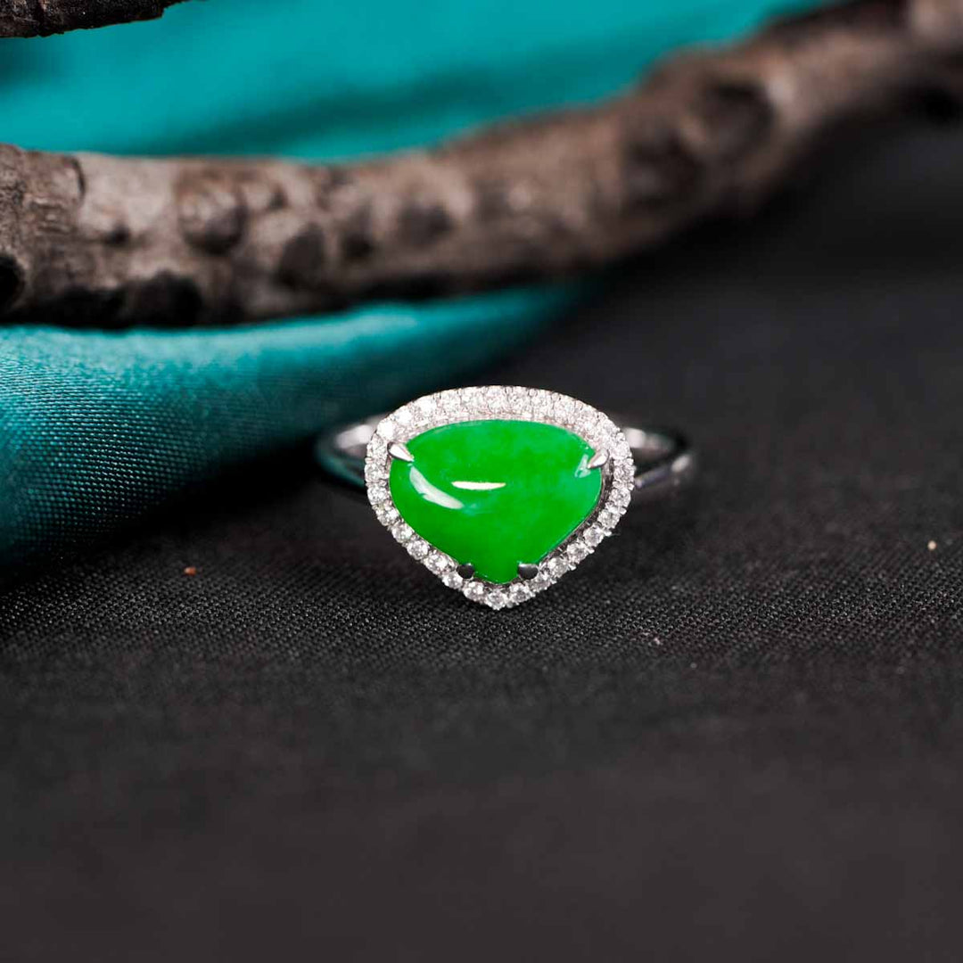 Natural Green Jade Triangle Ring 10.5*7.7mm, 18K Gold