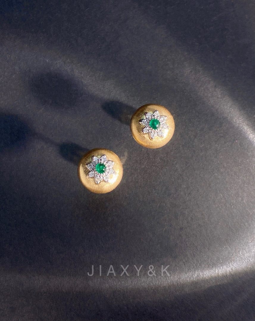 Round Emerald Ear Studs