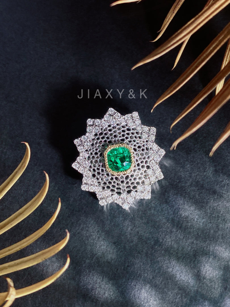 Colombia Emerald and Diamond Brooch / Pendant