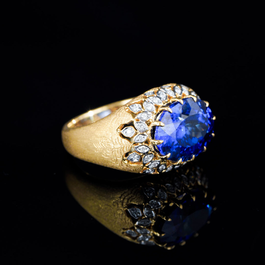 Natural Royal Blue Tanzanite Stone Ring 7.6ct, Diamond 0.188ct 18K Gold