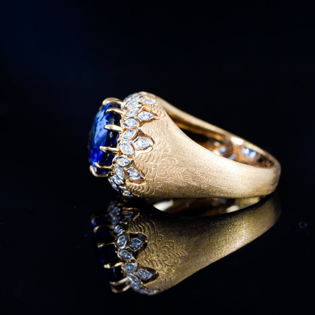 Natural Royal Blue Tanzanite Stone Ring 7.6ct, Diamond 0.188ct 18K Gold
