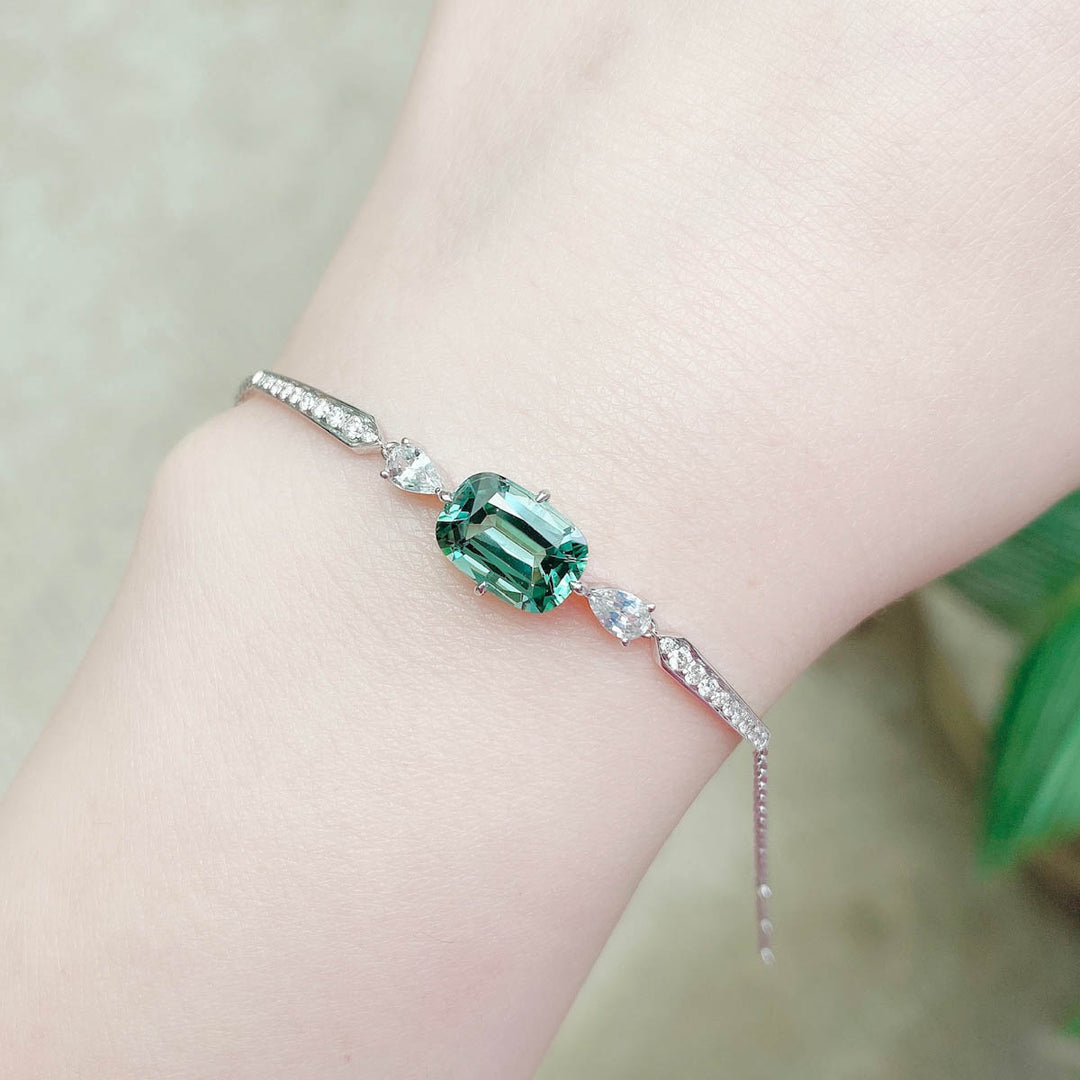 Natural Tourmaline Stone Bracelet D2.81ct, Diamond d0.206ct. 18K Gold