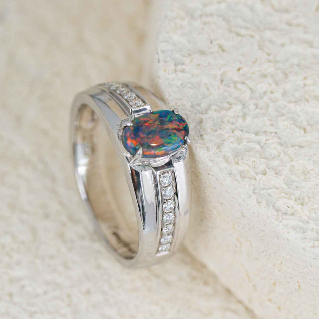 Natural Australia Black Opal Ring D0.80ct d0.21ct,18K