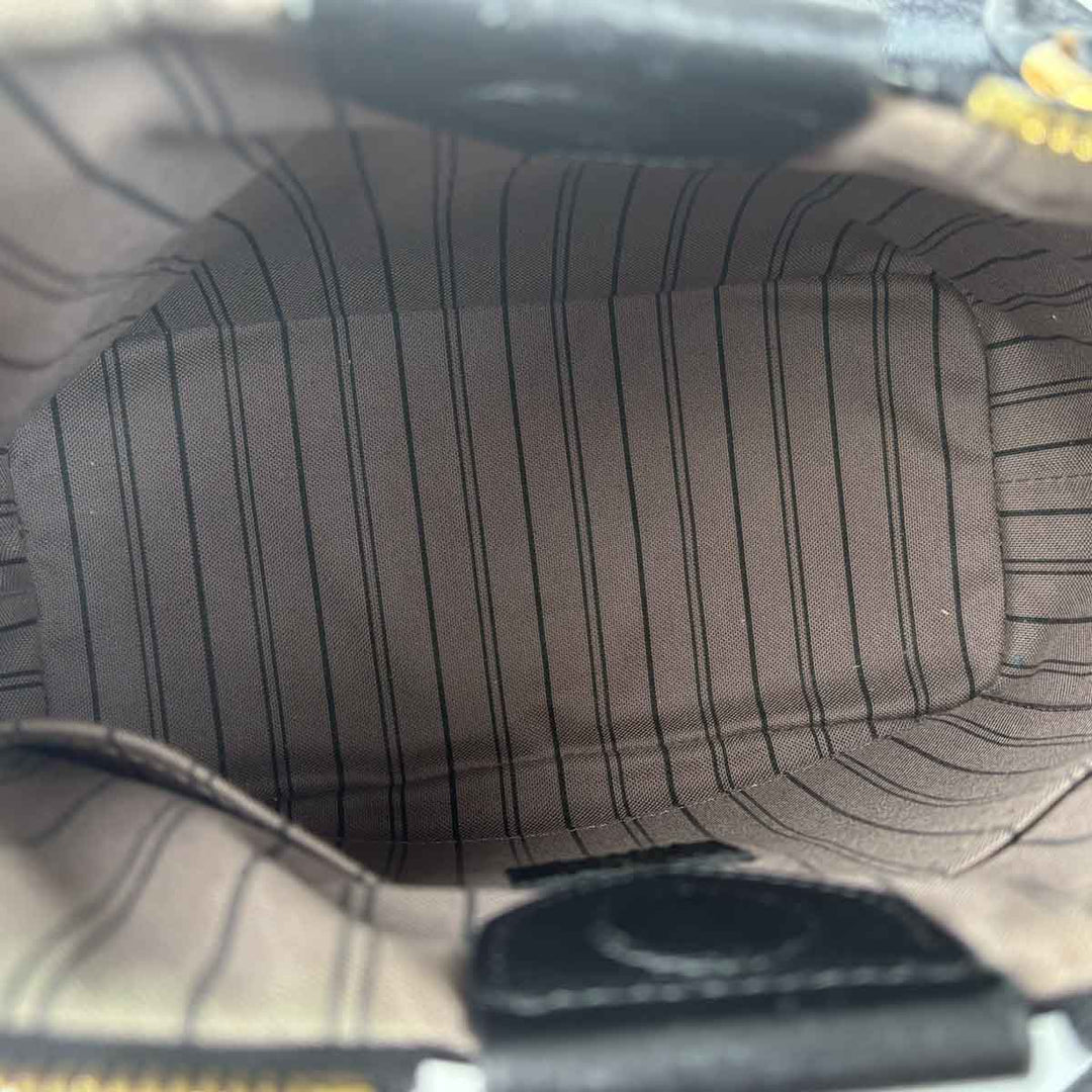 Louis Vuitton Black Leather Mazarine Bags