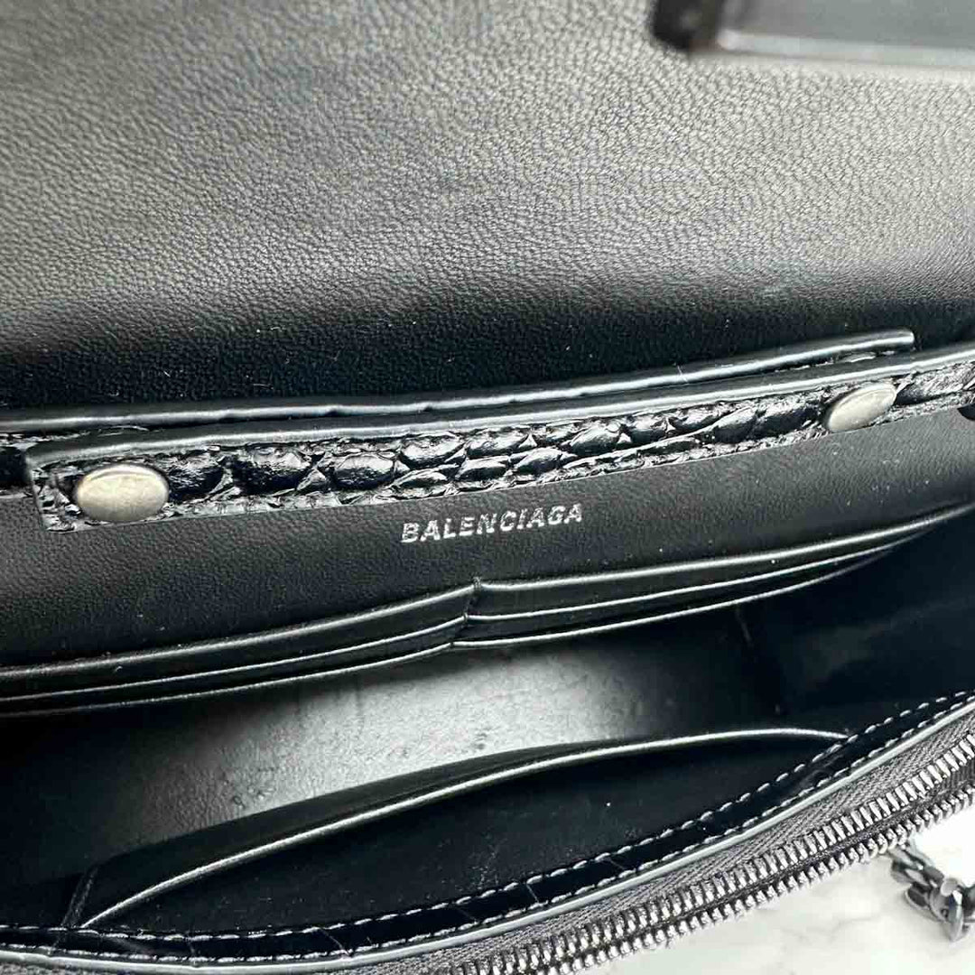 Balenciaga Hourglass Wallet on Chain So Black