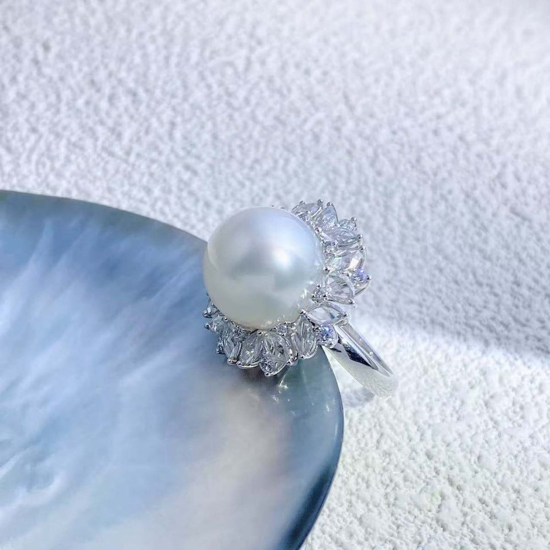 South Sea White Pearl Diamond Ring 13.2-13.3mm d1.25ct, 18K Gold