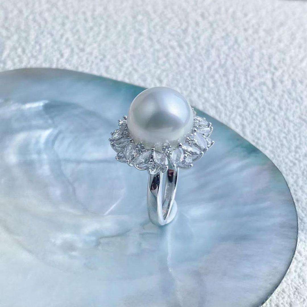 South Sea White Pearl Diamond Ring 13.2-13.3mm d1.25ct, 18K Gold