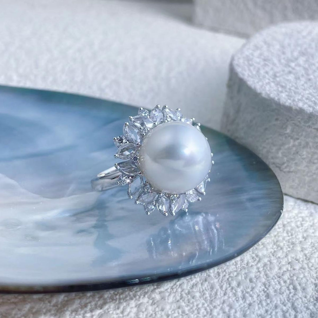 South Sea White Pearl Diamond Ring 13.2-13.3mm d1.25ct, 18K Gold