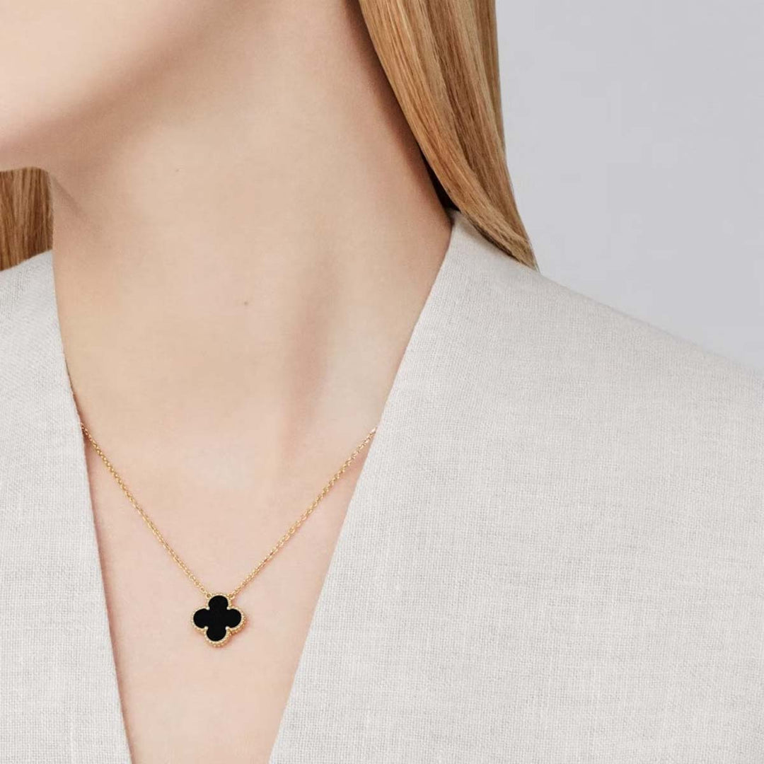 VCA Vintage Alhambra Pendant 18K yellow gold Black Onyx Necklace
