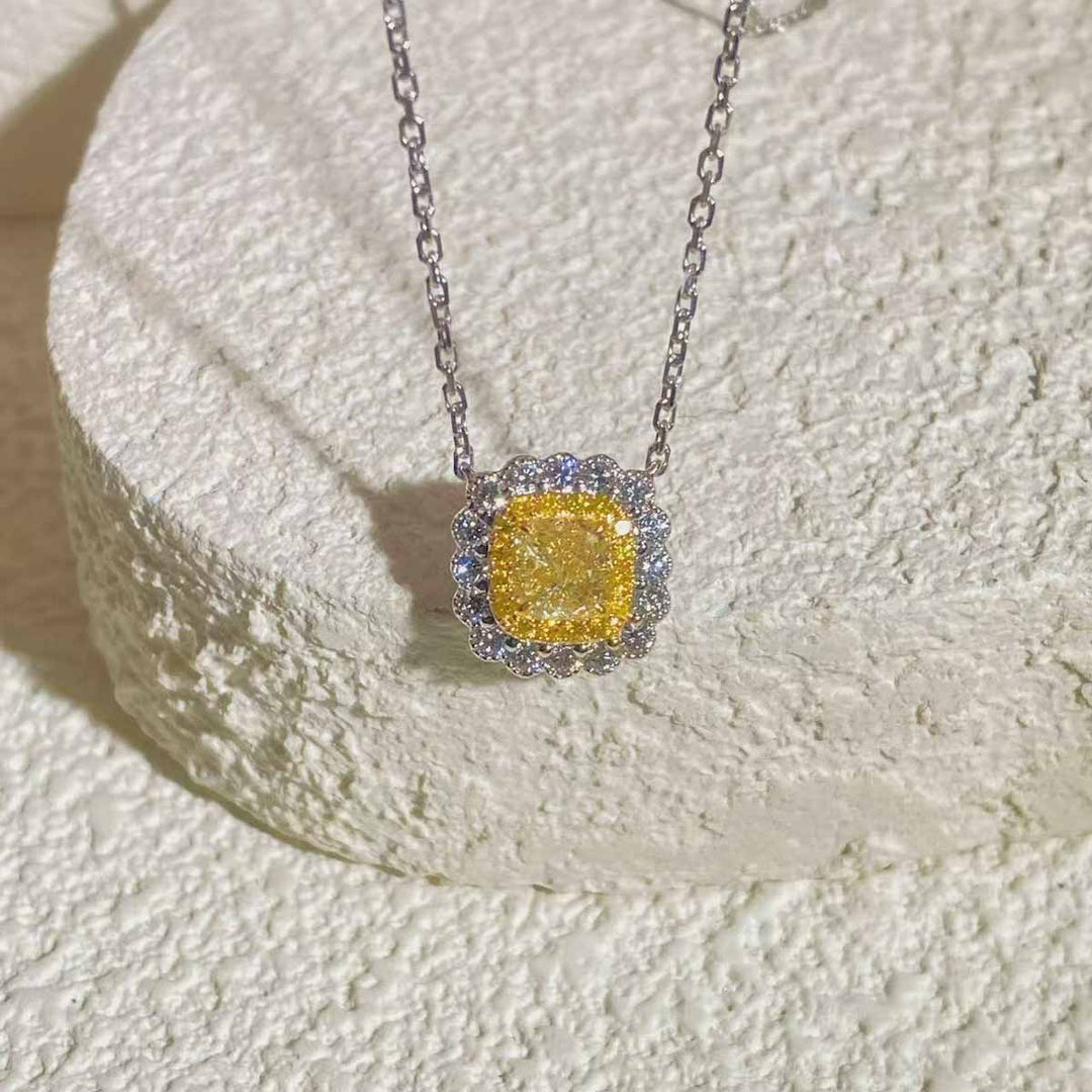 Natural Yellow Diamond Necklace D0.72 d0.347ct 18K